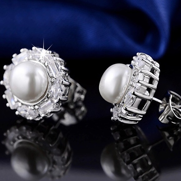 Pearl Earrings - Picture 3 of 6